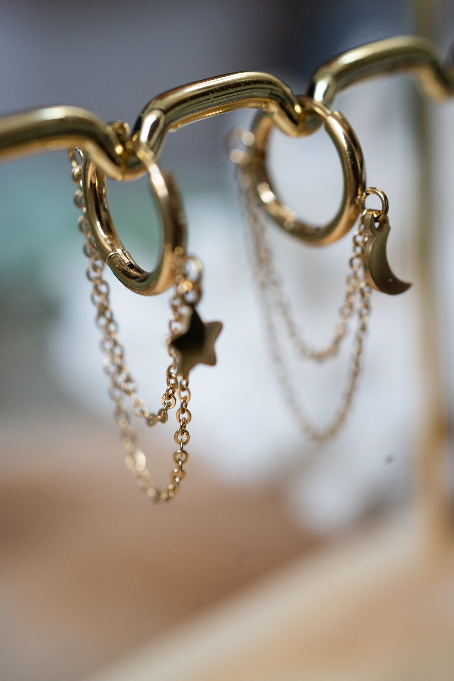 Boucles d'oreilles au design raffiné- en argent et acier inoxydable. Hypoallergénique, idéal pour les peaux sensibles