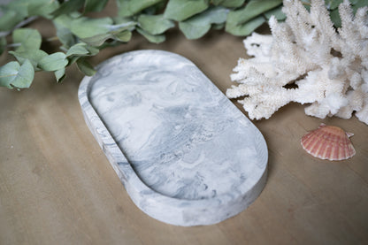 Plateau en Jesmonite avec Effet Marbre Noir et Blanc